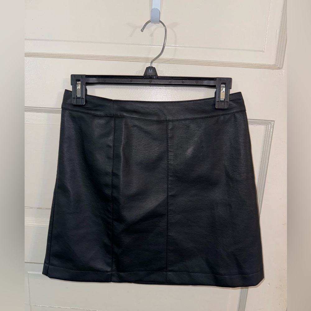 Forever 21 black pleather skirt - size small - never worn - like new